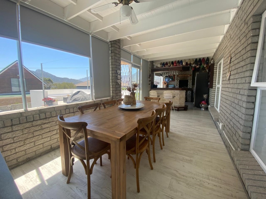 4 Bedroom Property for Sale in Pringle Bay Western Cape